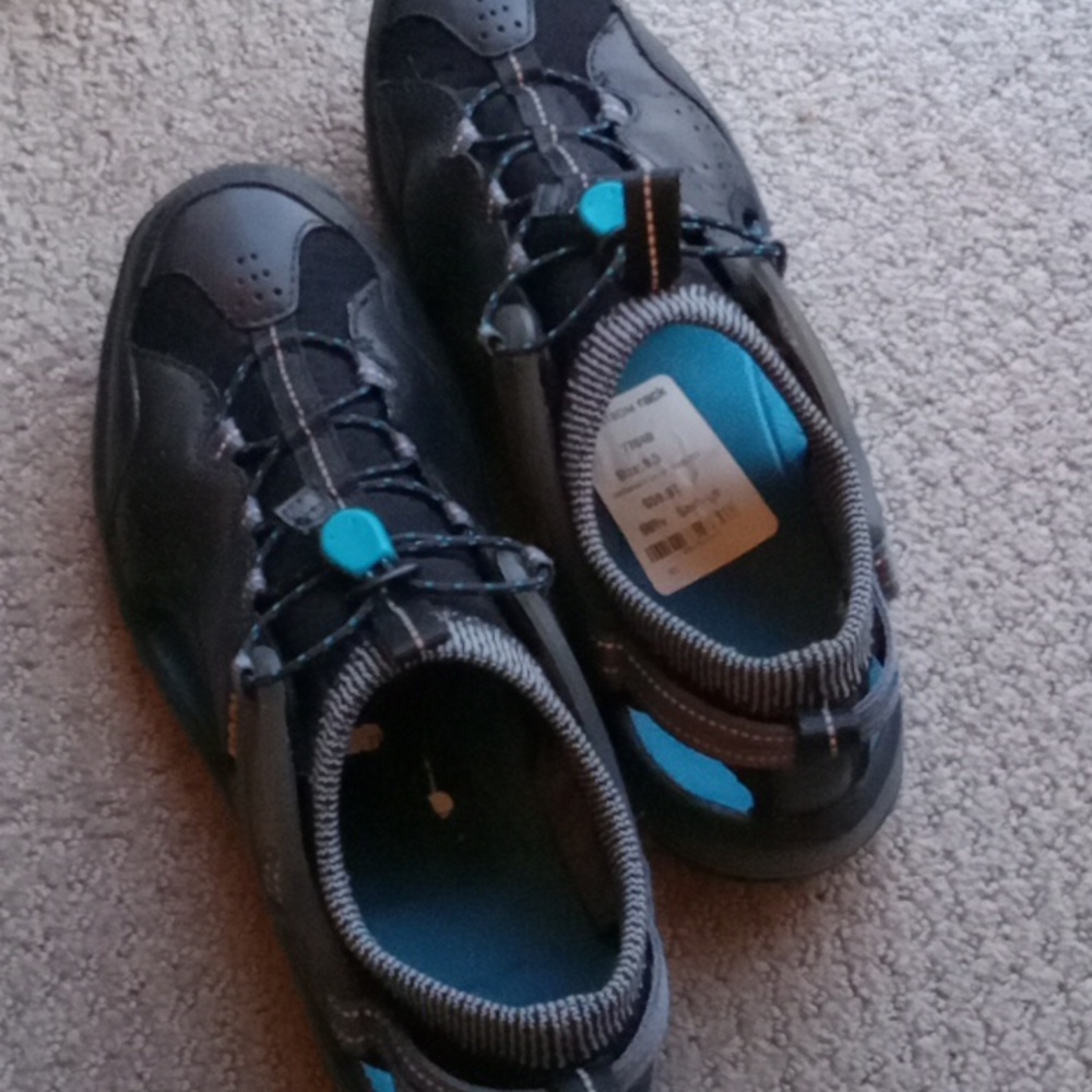 Teva Hiking Sandal - Picture 2 of 10